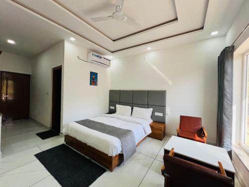 Lansdowne Hotel | Experience The Shalam Resort: Perfect for Families & Pets