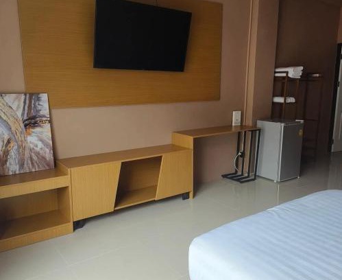 Bang Sare Hotel | The Shamrock