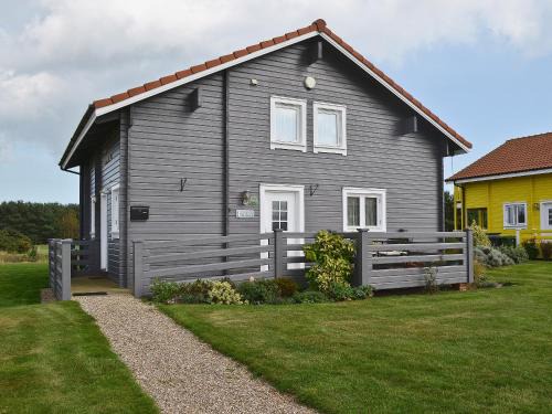 Fritton House | Indulge in Luxury at The Shank - 5-Star Family Retreat