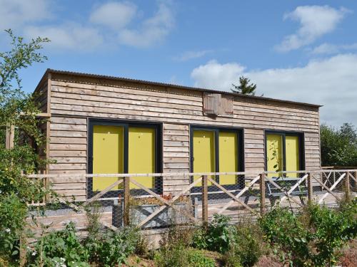 Newton Saint Cyres House | Pet-Friendly Getaway at The Shed With A View - 4-Star Rated