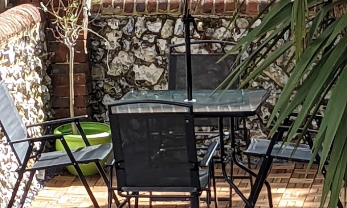 Eastbourne City Centre Bed & Breakfast | Discover Comfort at The Sheldon B&B - Rated 9/10!