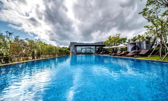 Pyoseon House | Relax at The Shimpang Spa & Poolvilla with Family-Friendly Fun