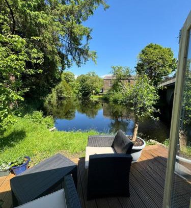 Gatehouse-of-Fleet Hotel | Discover The Ship Inn: Pet-Friendly Retreat with Breakfast