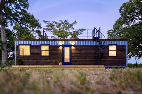 Waco House | Experience The Shoreline Container Home Near Magnolia Silos