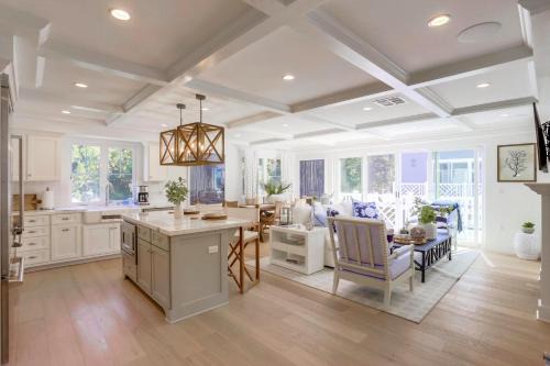 La Jolla Shores House | Experience Family Comfort at The Shores 2 Hotel