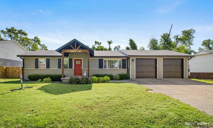 Downtown House | The Shredquarters - 4 Bedroom Home Downtown/Coler Bentonville