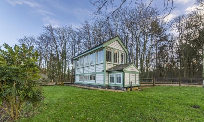 Melton Constable House | Pet-Friendly Getaway at The Signal Box for Your Adventure