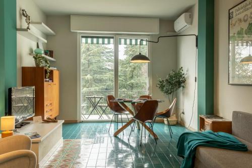 Como Apartment | Experience The Silky Way: Oceanfront Bliss and Top Ratings
