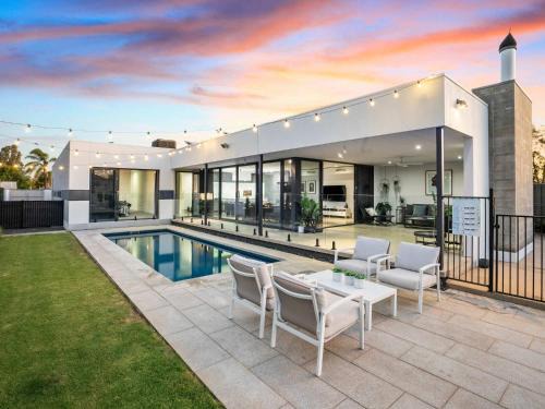 Mulwala House | Top-Rated Sinatra Holiday House in Mulwala with Pool