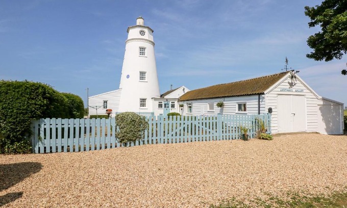 Tilney Fen End House | Relax at The Sir Peter Scott Lighthouse - 4 Star Retreat