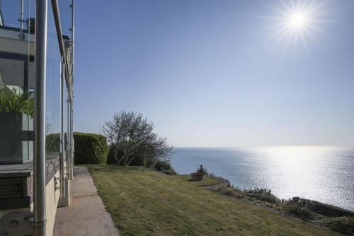 Stoke Fleming House | Discover Family-Friendly Comfort at The Skerries Hotel