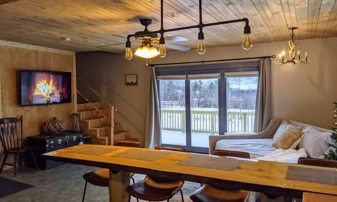 Jefferson Cottage | Inviting Ski Patrol Cottage at Applebrook with Mountain Views
