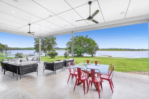 Barrine House | Discover The Ski Shack - Lake Tinaroo with Ocean Views