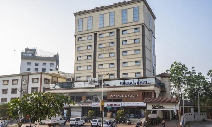 Petlad Hotel | Pet-Friendly Retreat at The Sky Imperial Hotel