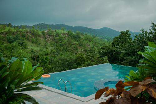 Kumbhalgarh Resort | Discover The Sky Imperial Pavoreal Jungle Resort Getaway
