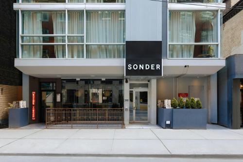 Fashion District Hotel | Experience Comfort at Sonder The Slate - 4-Star Family Retreat