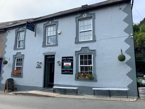 Corris Bed & Breakfast | Discover The Slaters Arms Corris: Pet-Friendly Retreat