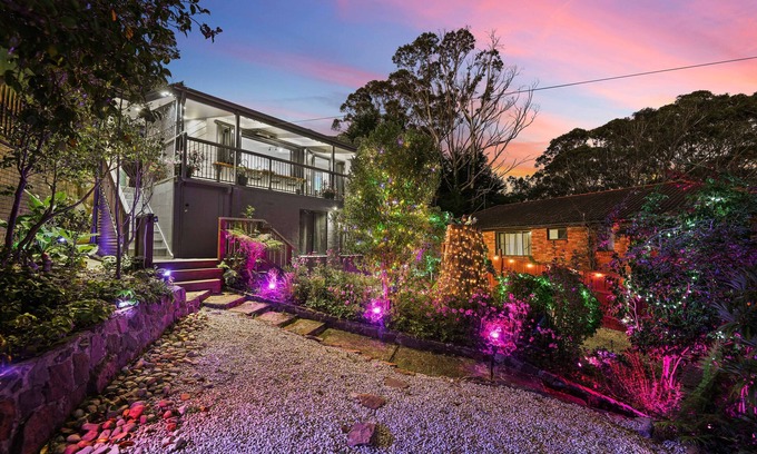 Katoomba House | Smart Retreat: Voice-Controlled Getaway in Blue Mountain