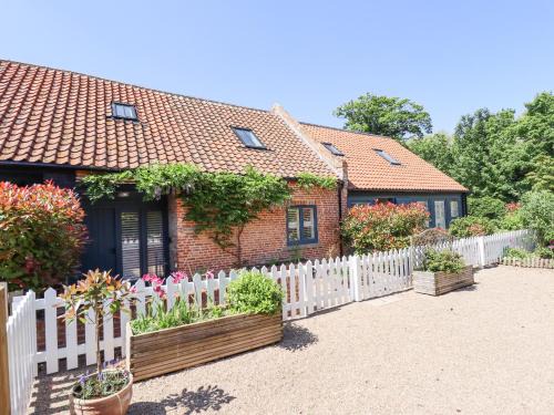 Aylesby House | Discover The Smithy: 4-Star Stay with Perfect Ratings