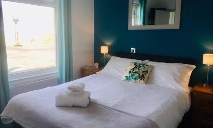 Saint Columb Major Hotel | Cozy Stay at The Smugglers Inn with Family-Friendly Amenities