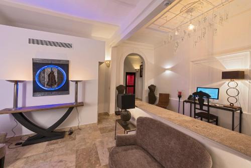 Senglea Bed & Breakfast | Discover The Snop House: 4-Star Stay with Great Reviews