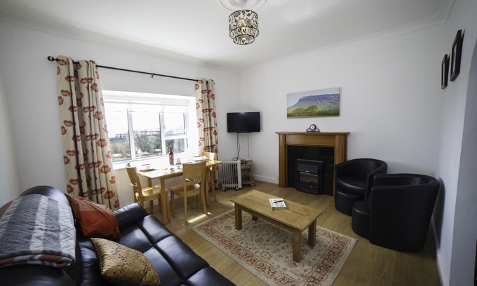 Dunkineely Apartment | Seaside Comfort: The Snug 2Bed Apt on the Wild Atlantic Way