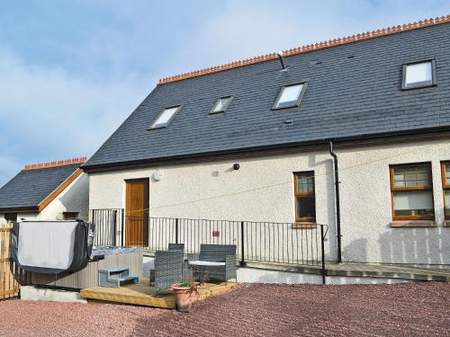 Bathgate House | Discover The Snug: A 4-Star Hotel with Hot Tub Access
