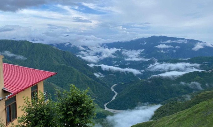 Chakrata House | Pet-Friendly Haven at The Solitaire for Family Getaways