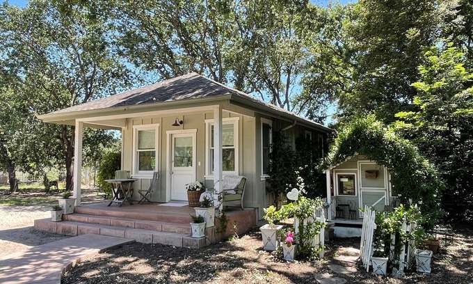 Sonoma Cottage | Experience The Sonoma Nest: Farm Stay with Ocean View