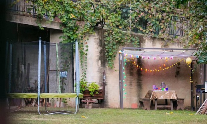 Arbucies Cottage | Serene Retreat: Embrace Nature's Sounds with Kitchen Amenities