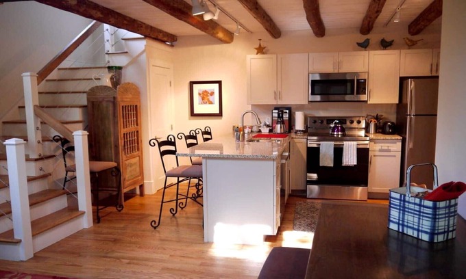 Town Hill House | Experience Comfort at Our Restored Barn - Guest Rated 10/10