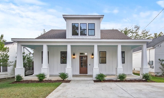 Northport House | Discover The Southern Belle: 10/10 Rated Home Near UA