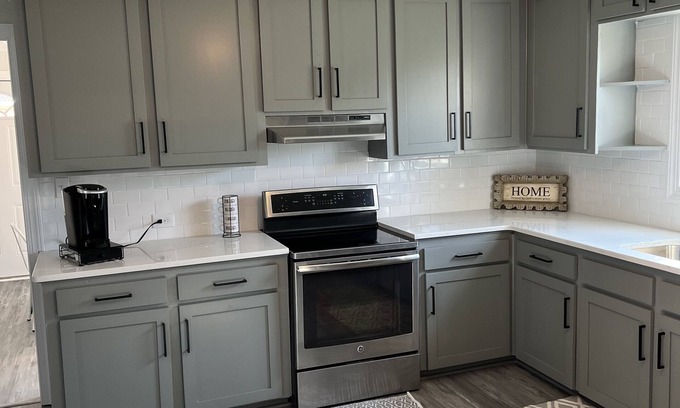 Monroeville House | Exceptional Family Stay at The Southern Pecan - 9/10 Rated
