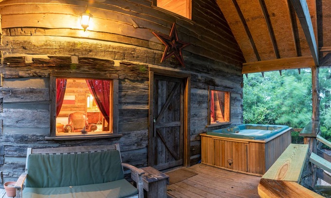 Brenham Cabin | The Spa Vista Private Log Cabin at Scenic Hill Retreat with Hot Tub and Moon Tower