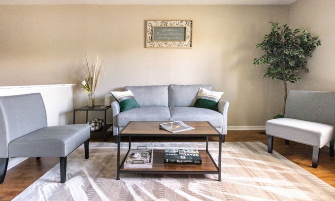 East Lansing House | The Spartan Spot - 5Bedroom close to MSU!