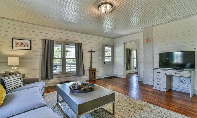 Swannanoa House | The Spruce House Cozy Home in Swannanoa