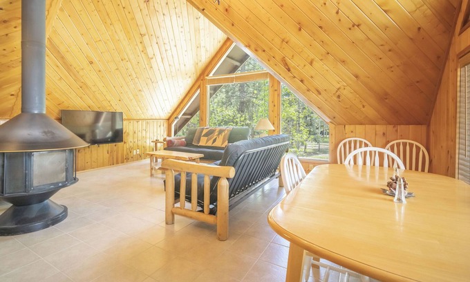 Bayfield Apartment | Pet-Friendly Retreat at The Spruce Loft Apartment, Rated 10/10