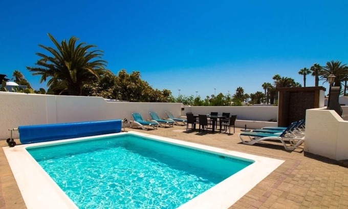 Playa Blanca Villa | Pet-Friendly Retreat at The Squid House in Playa Blanca
