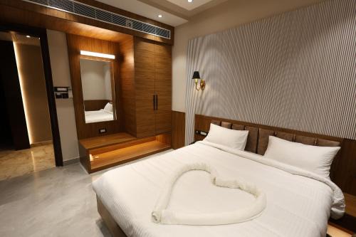 Kanpur Hotel | Explore Family-Friendly Comfort at The SRM Crystal