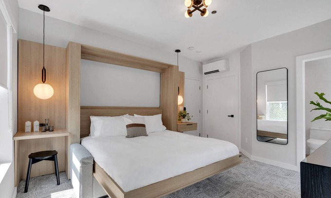 Asbury Park House | The St. Laurent: Full Floor - Sleeps 24