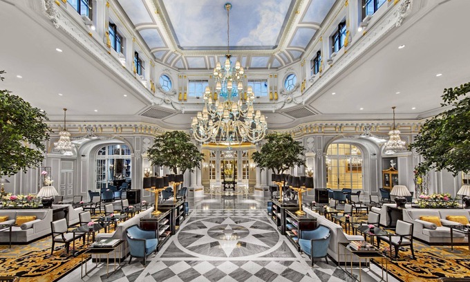 Repubblica Hotel | Elegant St. Regis Rome: 5-Star Retreat with Spa & Dining