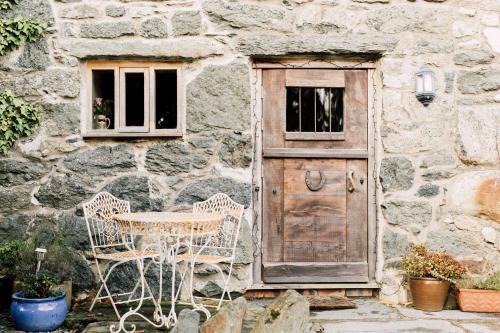Cwmtirmynach Apartment | Discover The Stable at Ty Beic: Pet-Friendly Retreat