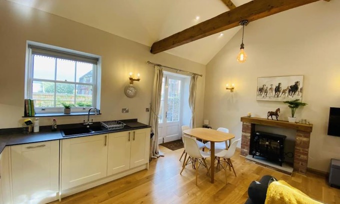 Hooe Apartment | Experience The Stable: Your Unique Oceanfront Retreat