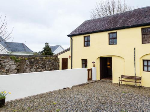 Fethard on Sea House | Pet-Friendly Retreat at The Stable – Family Friendly Stay