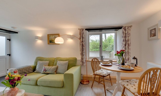 Trentishoe House | Cozy One Bedroom House with Kitchen and Pet-Friendly Amenities
