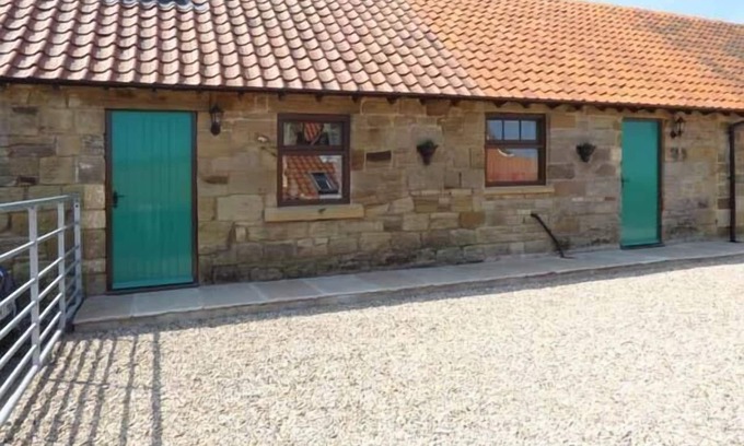 Briggswath Cottage | Pet-Friendly Retreat: The Stable Holiday Cottage in Aislaby