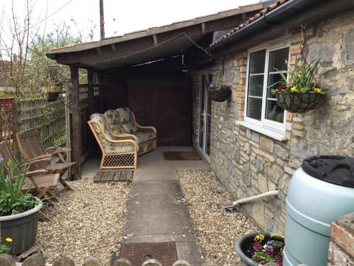 Wedmore Apartment | Discover The Stable: A Budget-Friendly Retreat Awaits