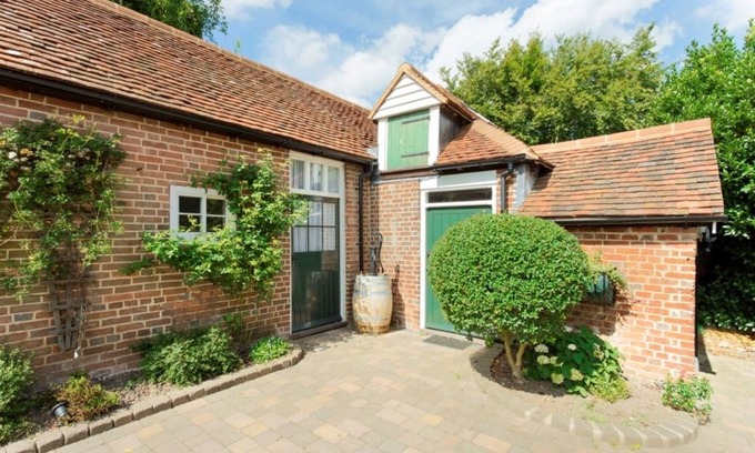 Boreham Street Cottage | Experience The Stables at Boreham House - 5-Star Family Retreat