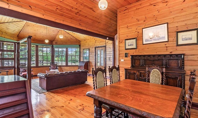 Port Fairy House | Family-Friendly Stables with Kitchen Amenities Await You