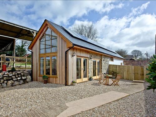 West Buckland House | Discover The Stables: Family-Friendly 5-Star Retreat